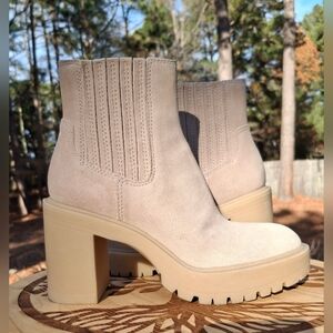 Dolce Vita Women's Waterproof Dune Suede Chelsea Lug Sole Boots Castor H20 Size6